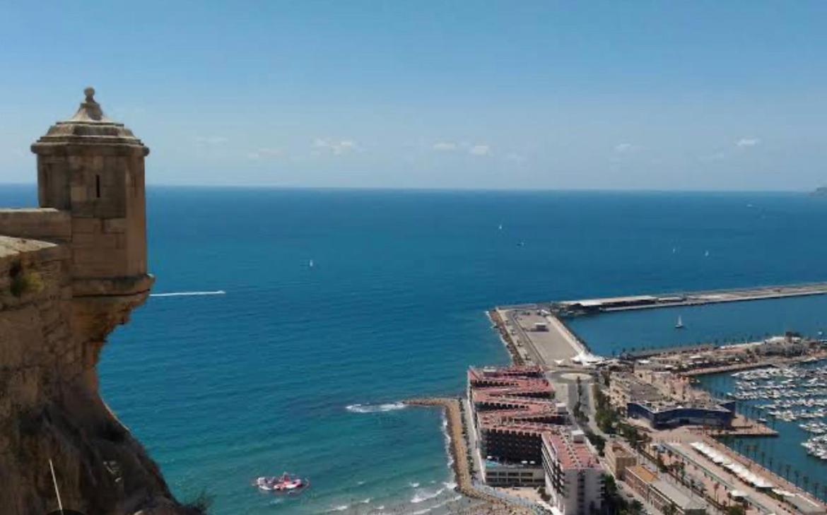 Charming & Spacious Apartment In Historic Centre & Short Walk To Beach Alicante Exterior photo